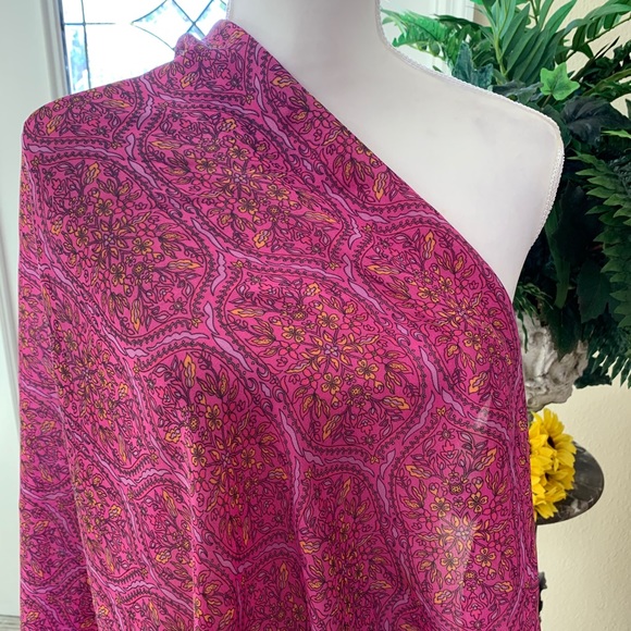 Pink purple square flowered scarf - Picture 3 of 5